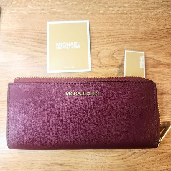 MICHAEL Michael Kors Handbags - Michael Kors Mulberry Leather Jet Set Travel Wallet